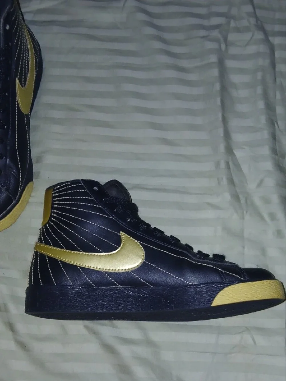 Nike Womens Blazer High Black and Gold Sunray Hi Top Sneakers Sz: 6.5